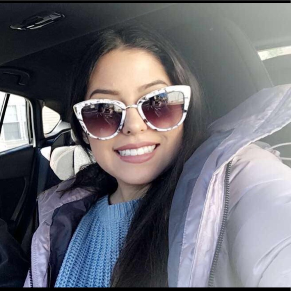 Meet your Posher, Lexi